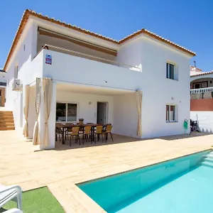 Rubi Villa